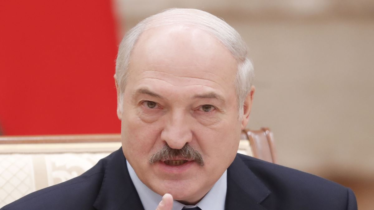 Лукашенко выдвинул белорусам ультиматум: "Два дня на раздумье. С понедельника пусть не обижаются" 