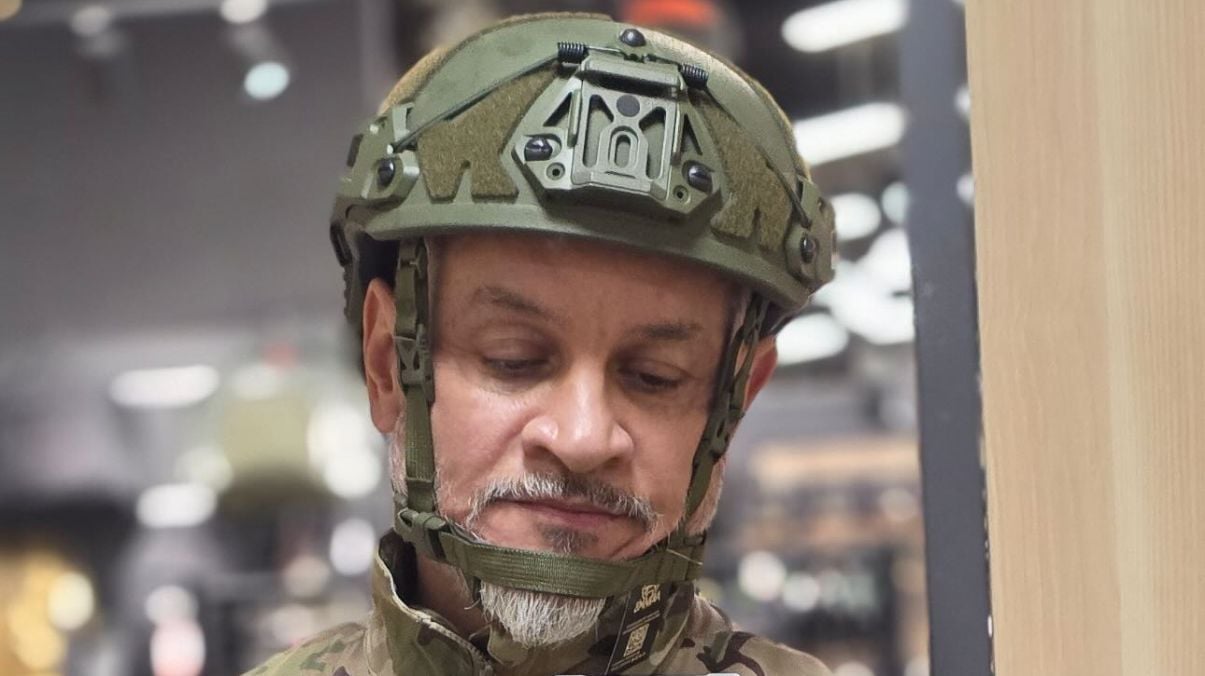 "Я больше не могу сидеть дома", – Эктор Хименес-Браво опубликовал кадры в военной форме ВСУ