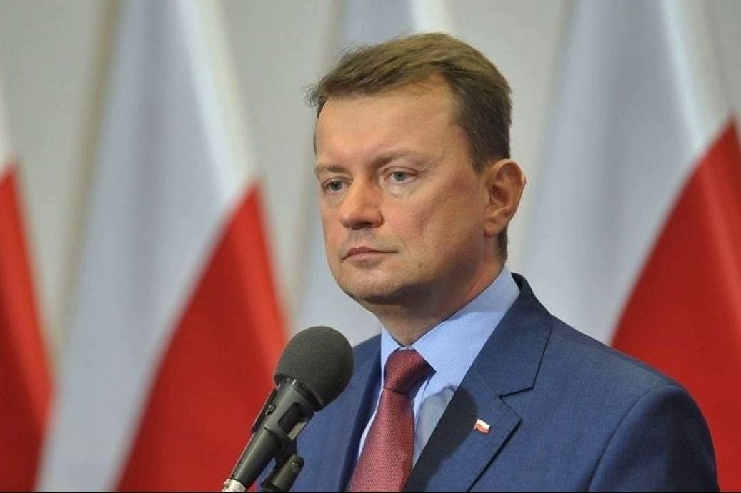 Министр обороны Польши назвал ЧП на границе "грязной игрой Лукашенко и Кремля" - Захарова высказалась