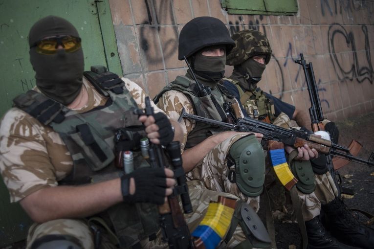 В ожесточенных обстрелах гибридной армии России по Верхнеторецкому трое солдат ВС Украины получили ранения