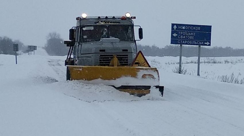 На Донбассе заблокировано движение транспорта: погода сильно ударила по востоку Украины