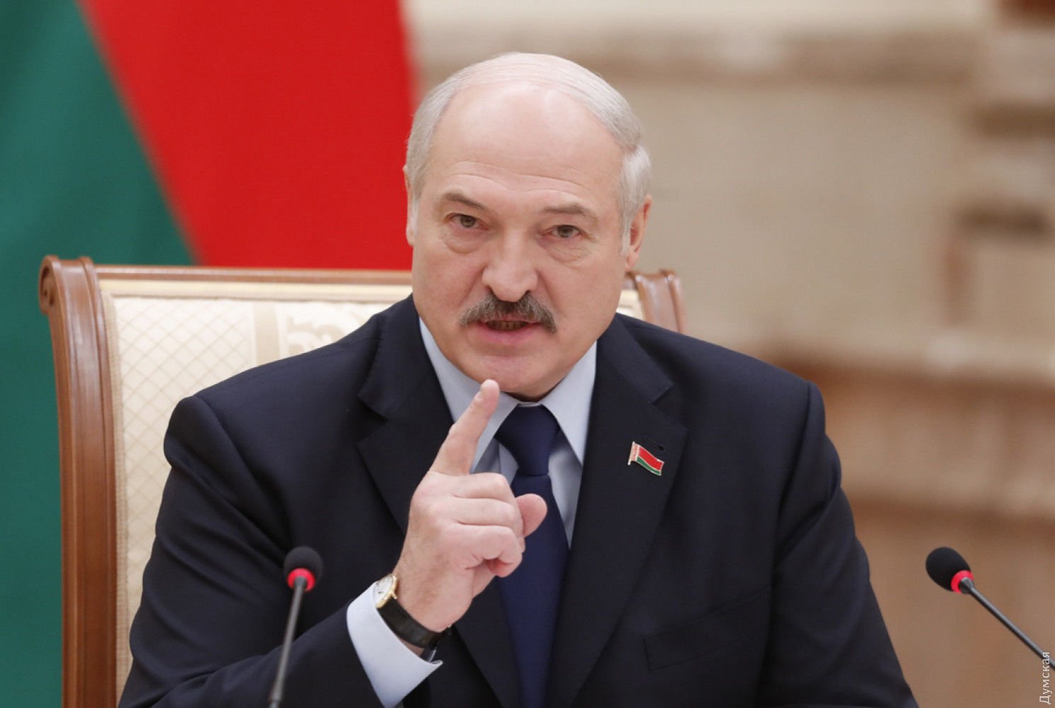 Лукашенко назвал Зеленского "гнидой" и заявил, что ему "брошен вызов": диктатор озвучил причину истерики