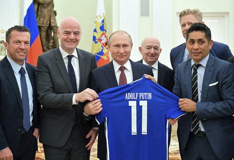 В Сети громкий скандал из-за ФИФА и фото с Путиным: стало известно о скандальной акции в Кремле