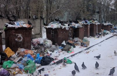 Россия введи мусоровозы: луганчане показали, до чего Пасечник и Пилавов довели Луганск, - фото
