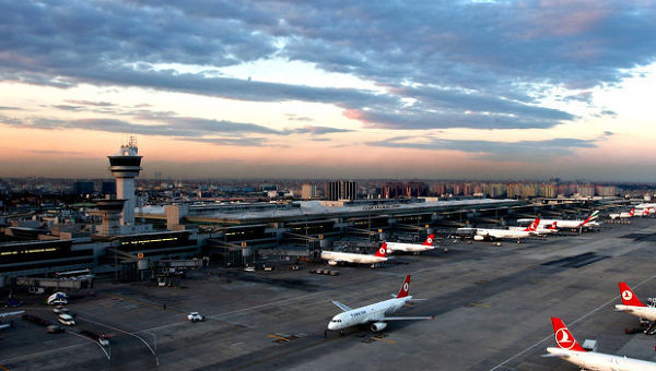 Reuters: самолеты могут совершать посадку в международном аэропорту имени Ататюрка в Стамбуле