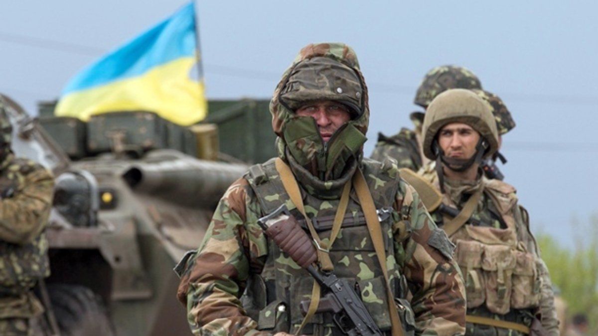 Оккупанты паникуют: колонны военной техники врага покидают Харьковскую область
