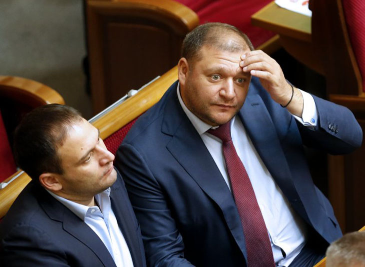 Чтоб ты так жил: украинские депутаты отменили повышение зарплат - будут жить на 17,6 тысяч гривен в месяц