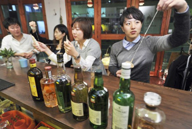 СМИ: в Японии появился бар, где посетителям предлагают изготовить хлопковую нить
