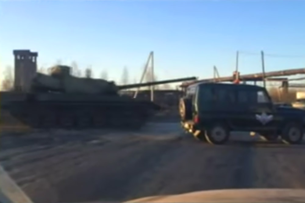 Хваленый танк "Армата" дважды сорвал репетицию парада Победы из-за неполадок