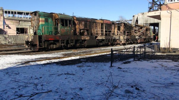 Дебальцево сегодня: разрушенные дома, разорванные снарядами поезда и напряженная тишина