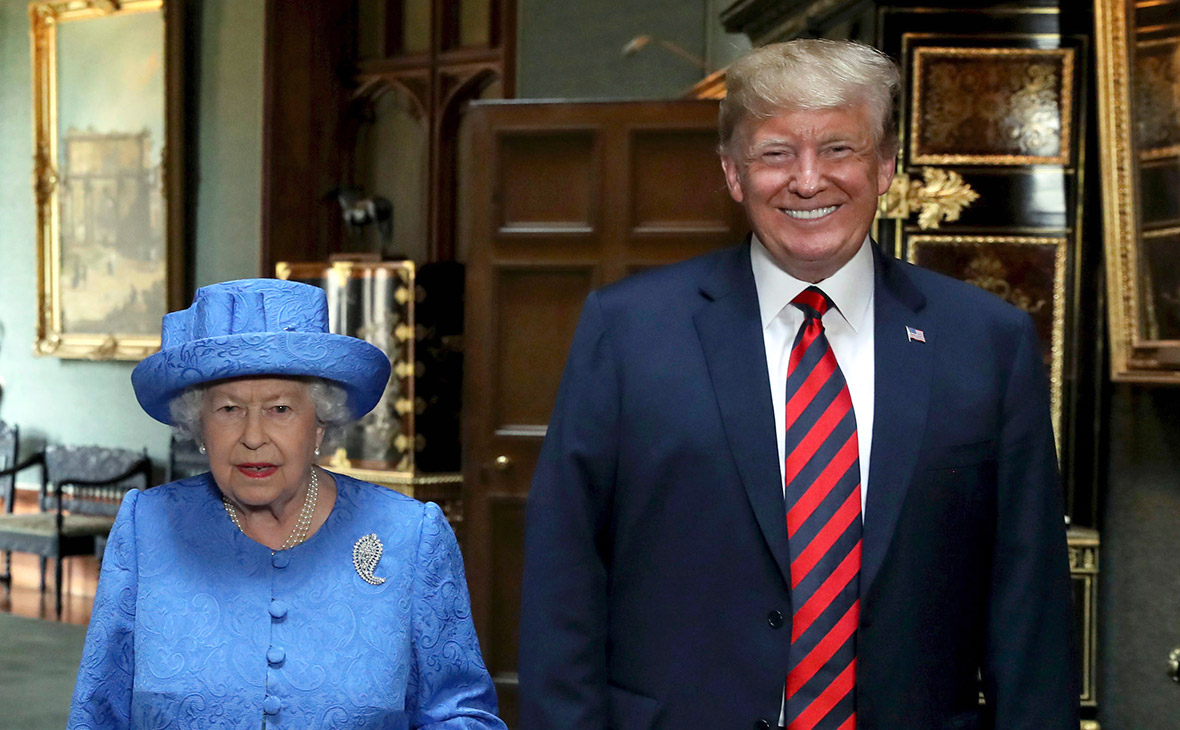 ​Королева Англии встретилась с Дональдом Трампом, который умудрился опоздать на чаепитие - кадры