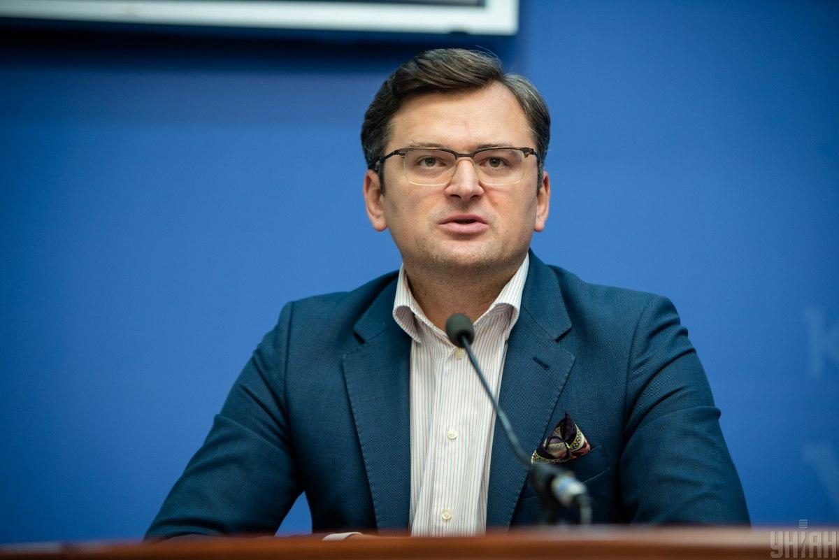 Кулеба прокомментировал размещение техники РФ вблизи границ Украины и возможное вторжение
