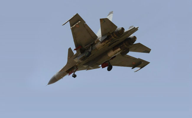 В Индии рухнул Cу-30, проданный Россией: ВВС Индии рассказали, как погибли пилоты в истребителе российского производства (кадры)