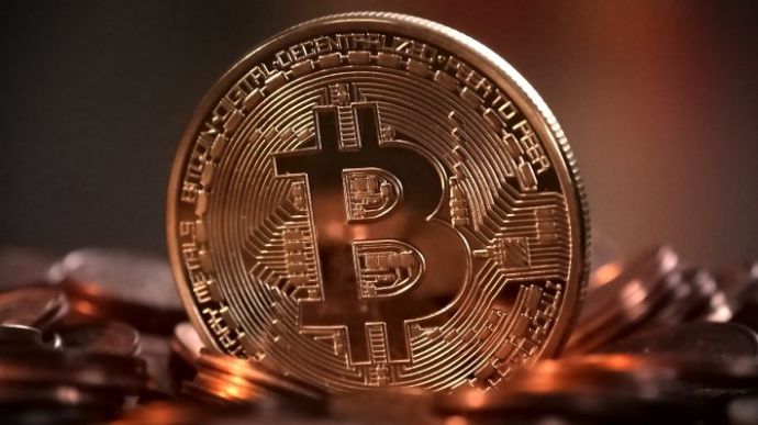 Цена на Bitcoin рухнула почти на 20% всего за сутки: на рынке переполох, трейдеры теряют миллиарды