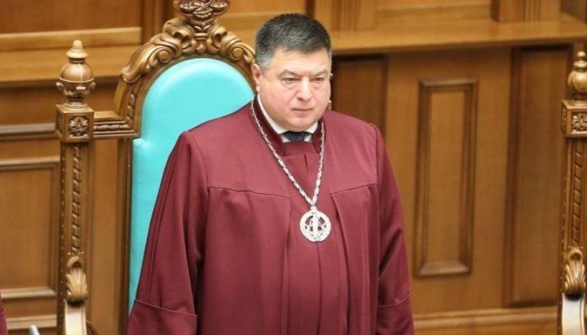 Зеленский нанес новый удар по Тупицкому: госохрана заблокировала скандального главу Конституционного суда