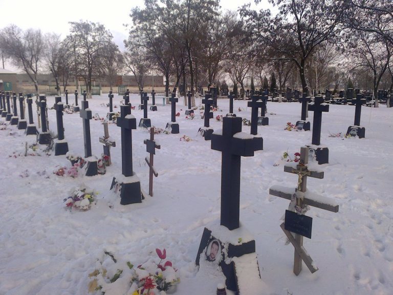 "Не раз оскверняли", - на Донбассе показали "растущее" кладбище соратников убитого главаря ''ЛНР'' - фото