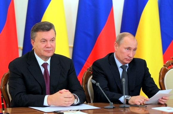 В России Путина хотят отправить под суд за похищение Януковича