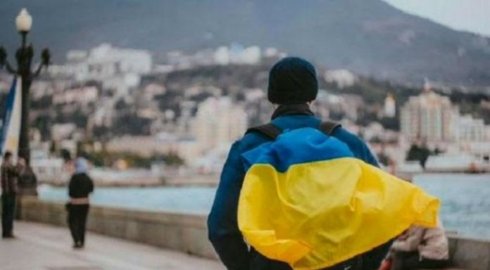 Стреляли со всех концов: как патриоты в оккупированном Крыму встречали Новый год с Украиной - кадры