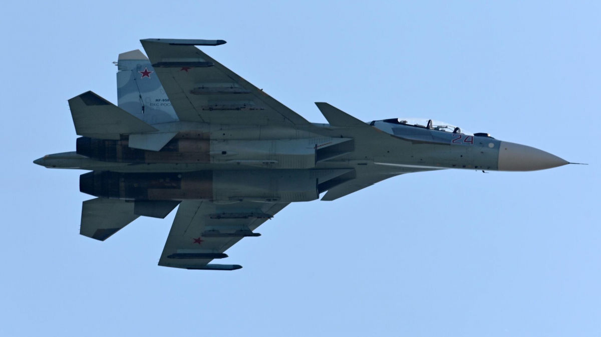 Российский Су-27 пытался сбить украинский Bayraktar, но испугался повторения инцидента с БПЛА США