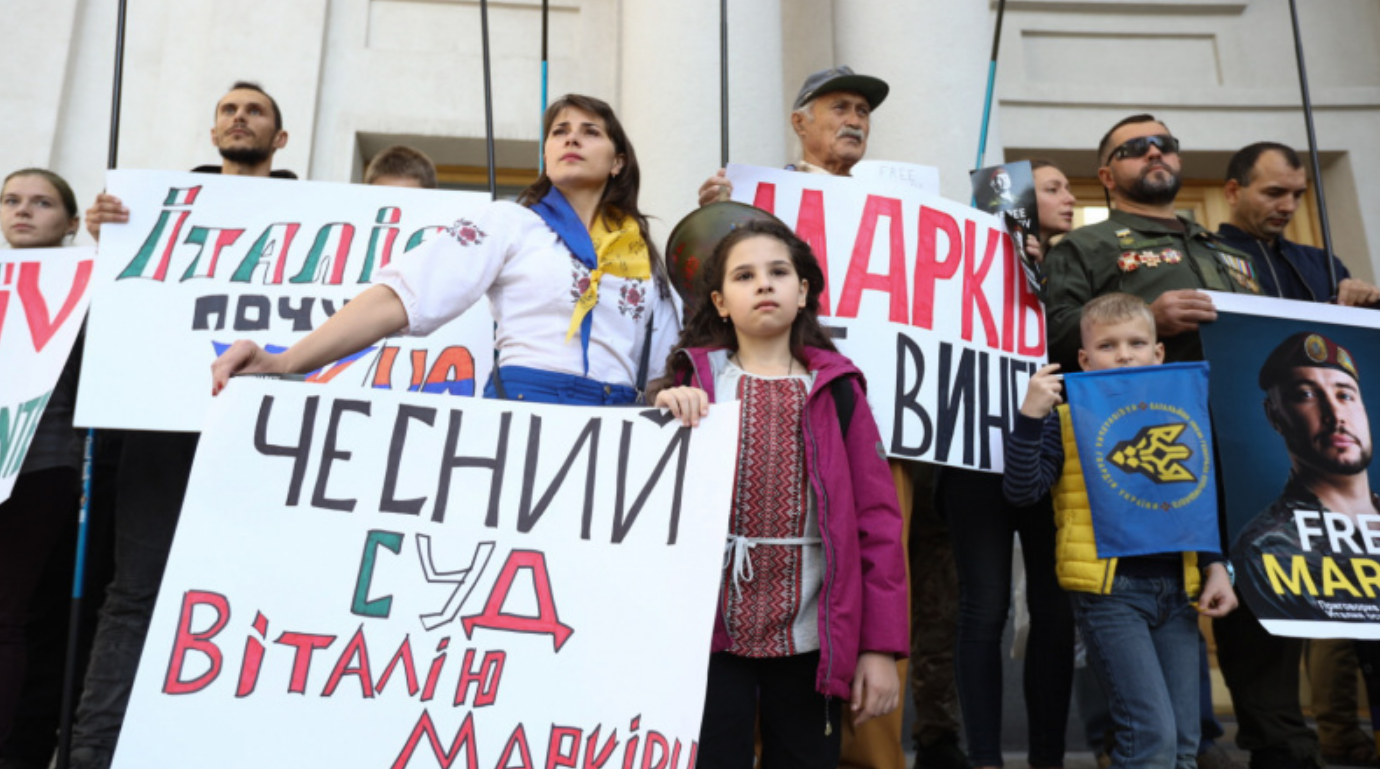 Массовая акция в поддержку воина АТО Виталия Маркива: кадры из Киева