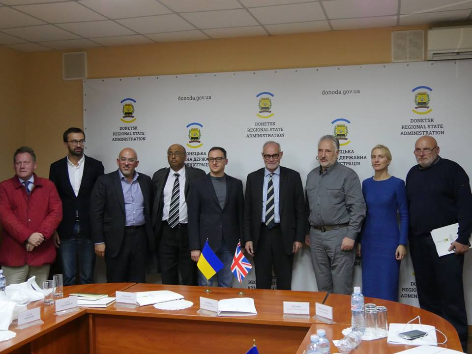 К мировому сообществу наконец доходит, что РФ - агрессор: Жебривский встретил на Донбассе делегацию из парламента и МИД Британии (фото)