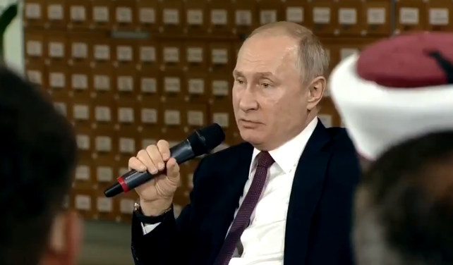 Видео: Путин в Крыму заговорил на украинском и озвучил ультиматум Киеву