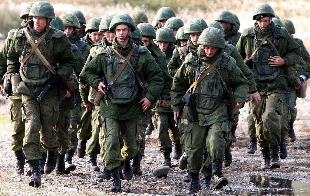 Кремль прислал в "ДНР" подкрепление с Дальнего Востока: бойцы АТО рассказали об уже плохо скрываемой агонии России - кадры
