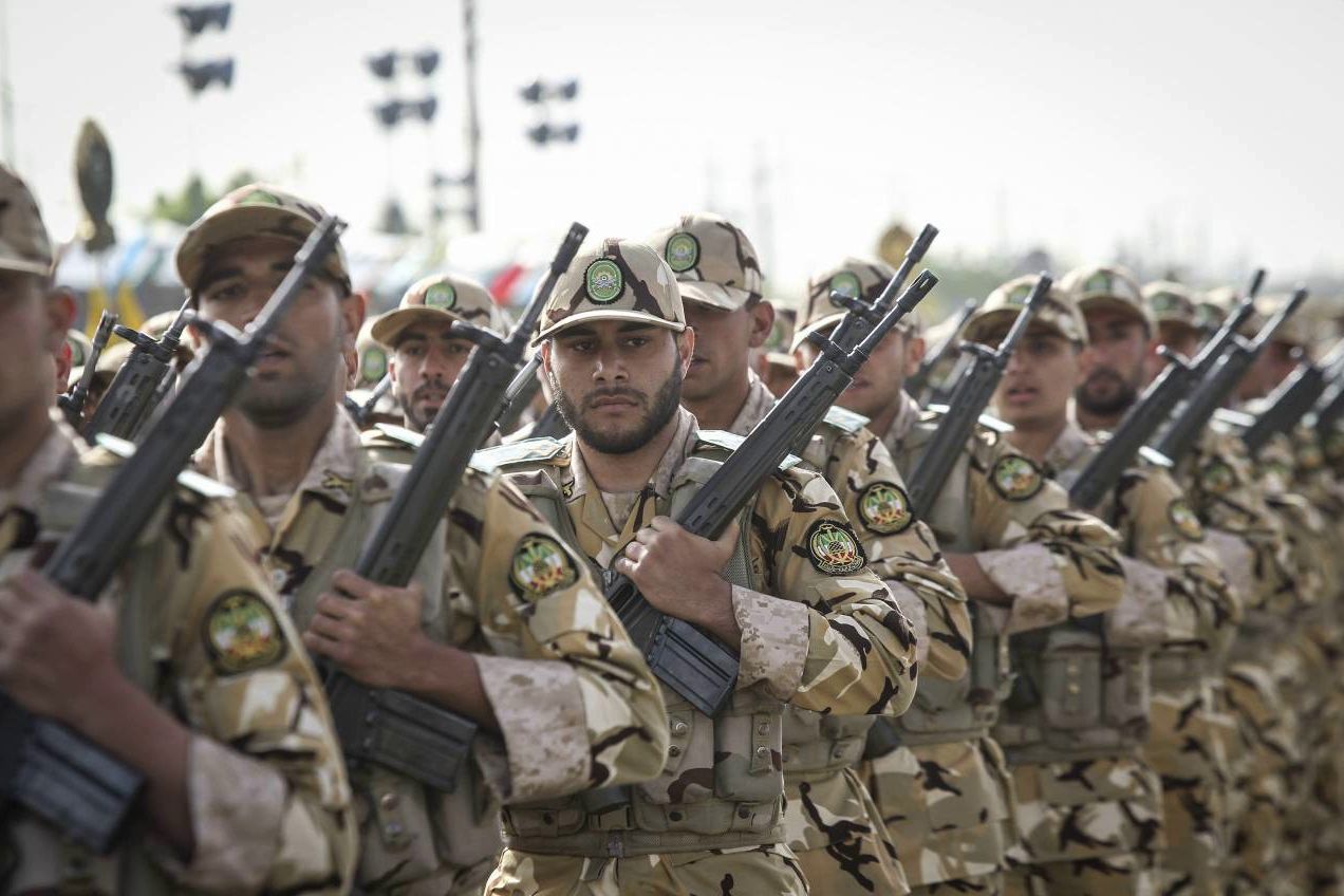 Иран на пороге войны с Азербайджаном: КСИР стягивает войска к границе, грозя ударом с территории Армении