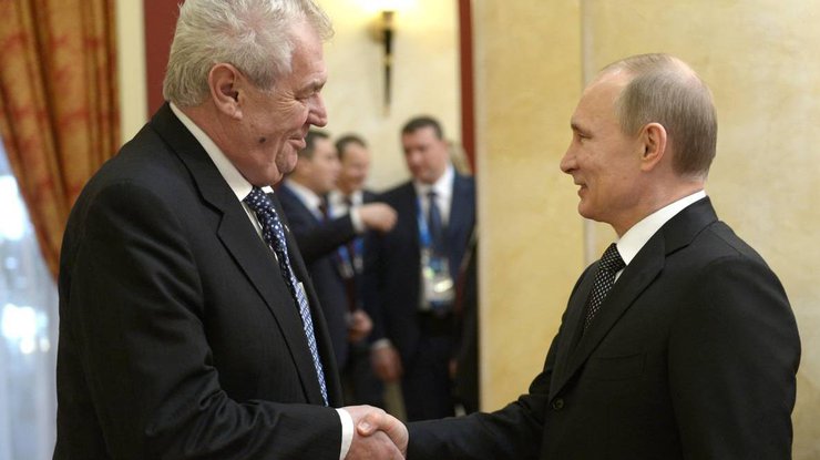 Лидер Чехии Земан выдал новое провокационное заявление в защиту Путина: "Крым находится в российском владении", и Кремль никогда не откажется от него 