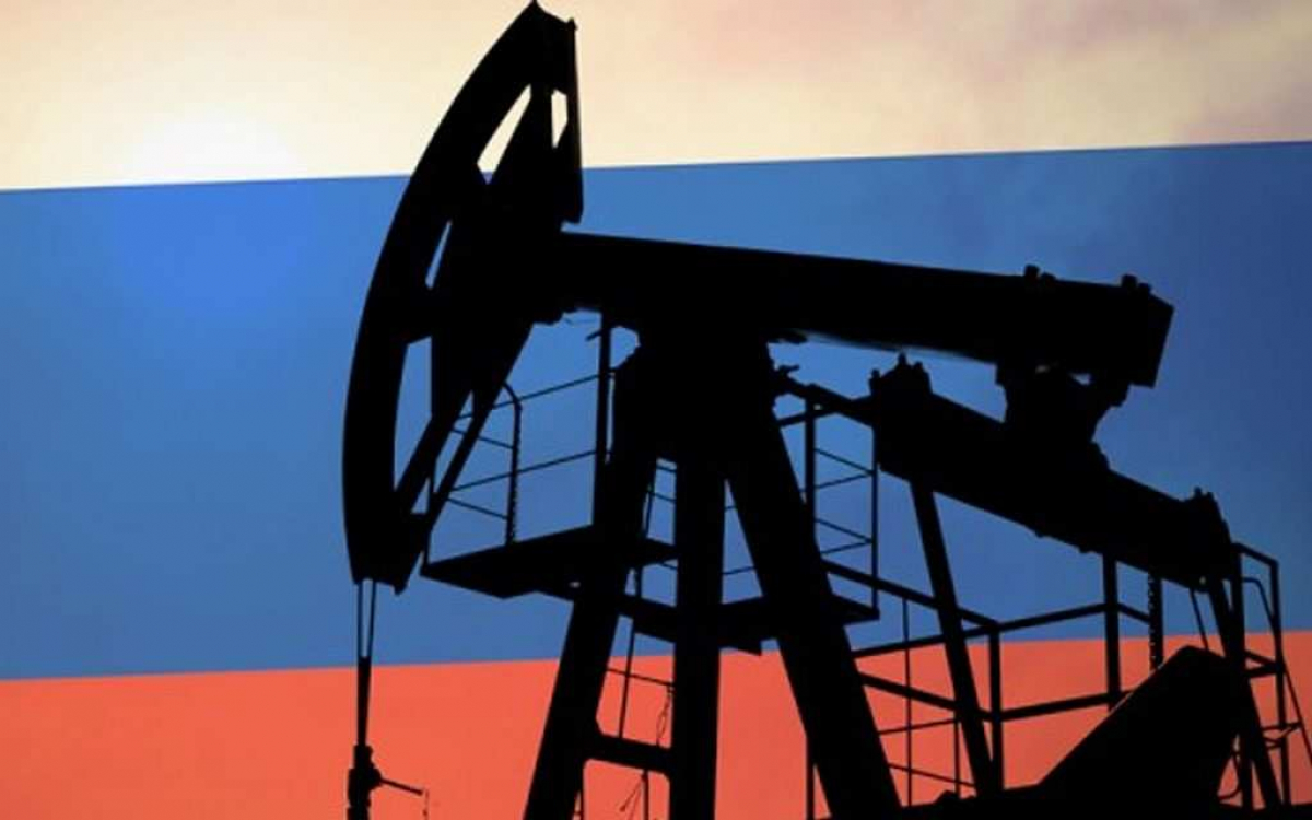 Цена на нефть начала падать: новости из Китая ударили по российскому энергосектору