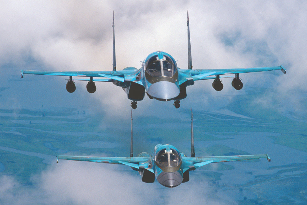 В России бомбардировщики "Су-34" на полной скорости столкнулись в воздухе - судьба экипажей неизвестна