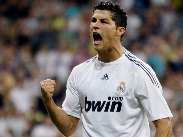 Роналду дисквалифицируют за оскорбление арбитра