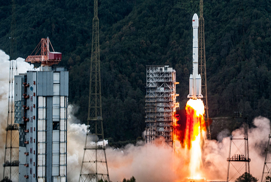 Китай успешно запустил ракету "Чанчжэн-3Б" с двумя спутниками BeiDou-3 на борту