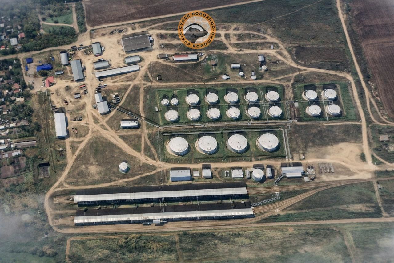 Взрывы и пожар: российская нефтебаза в Армавире оказалась под атакой БПЛА