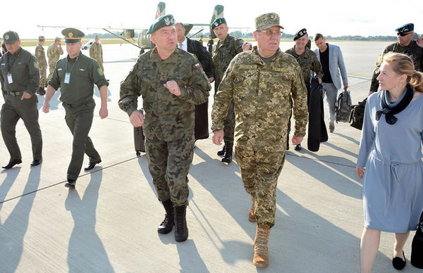 ​Кремль забьется в истерике: в Украину прибыла делегация польских генералов - кадры