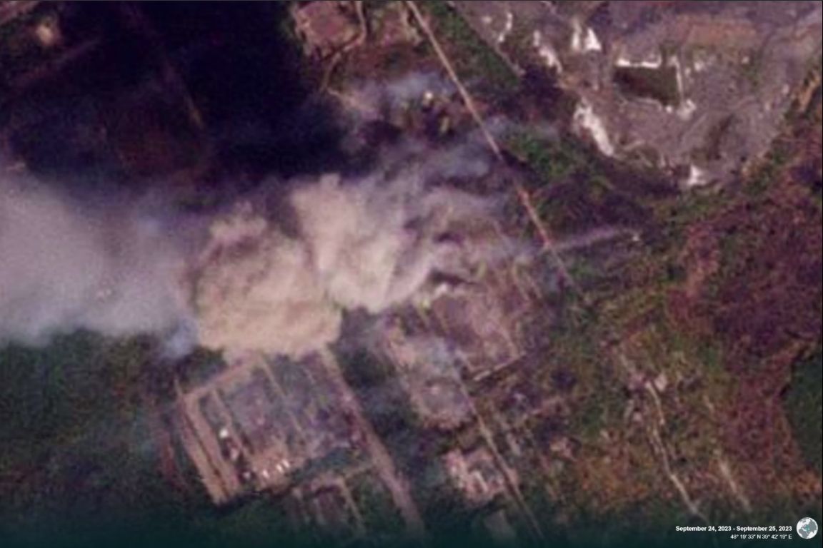 ​Эпичная "бавовна" на складе ВС РФ в Краснодоне была видна из космоса: обнародованы спутниковые фото