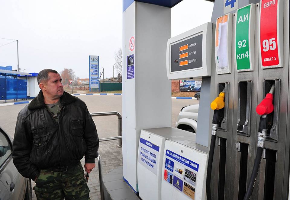 Оккупационная администрация Донецка объяснила, почему в "республике" снова перебои с бензином