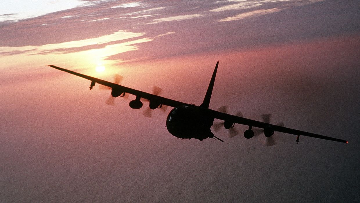 На Филиппинах потерпел крушение военный самолет "C-130": есть жертвы 