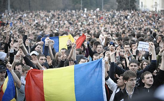 Масштабный митинг в Кишиневе: первые столкновения