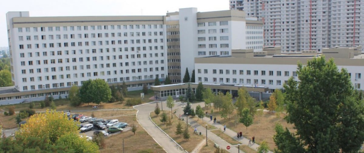 Врачи в одной из киевских больниц отказались принимать пациентов с COVID-19 