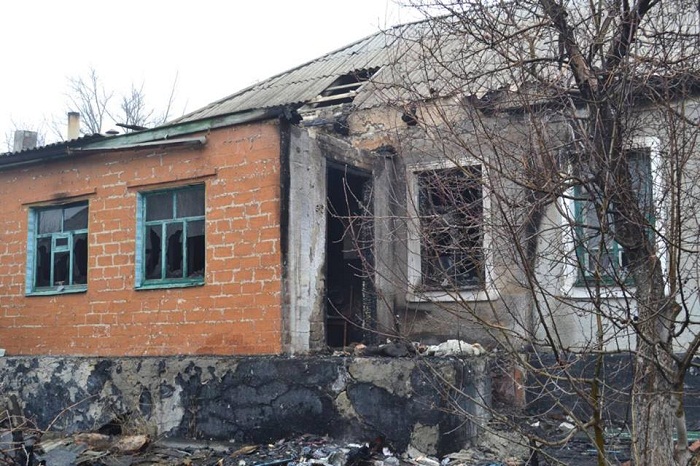 В Луганске сгорел жилой дом. Есть жертвы