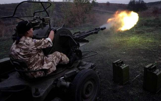 Возле Авдеевки разразился серьезный бой между украинскими военными и российско-террористическими войсками, слышны разрывы снарядов