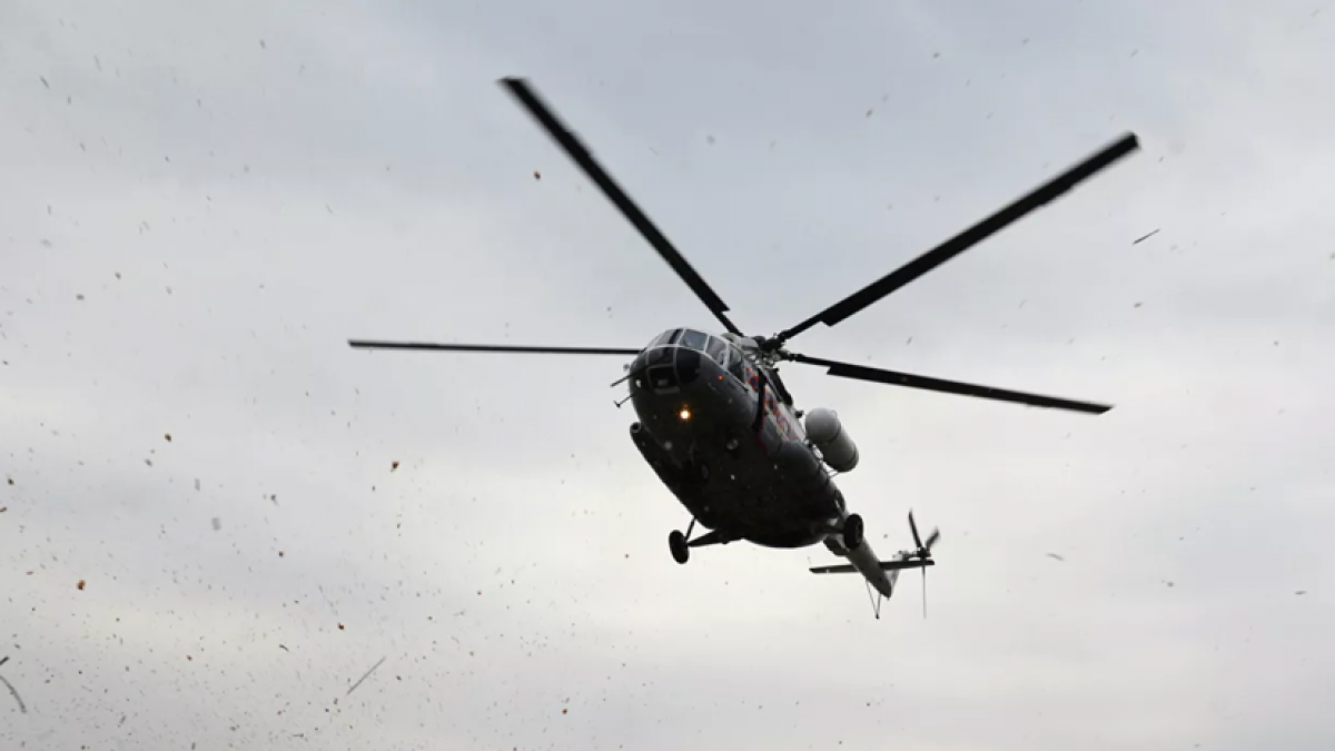 Военный вертолет ВСУ аварийно зарылся носом в землю: Ми-8МТ ушел в крутое пике при посадке, видео