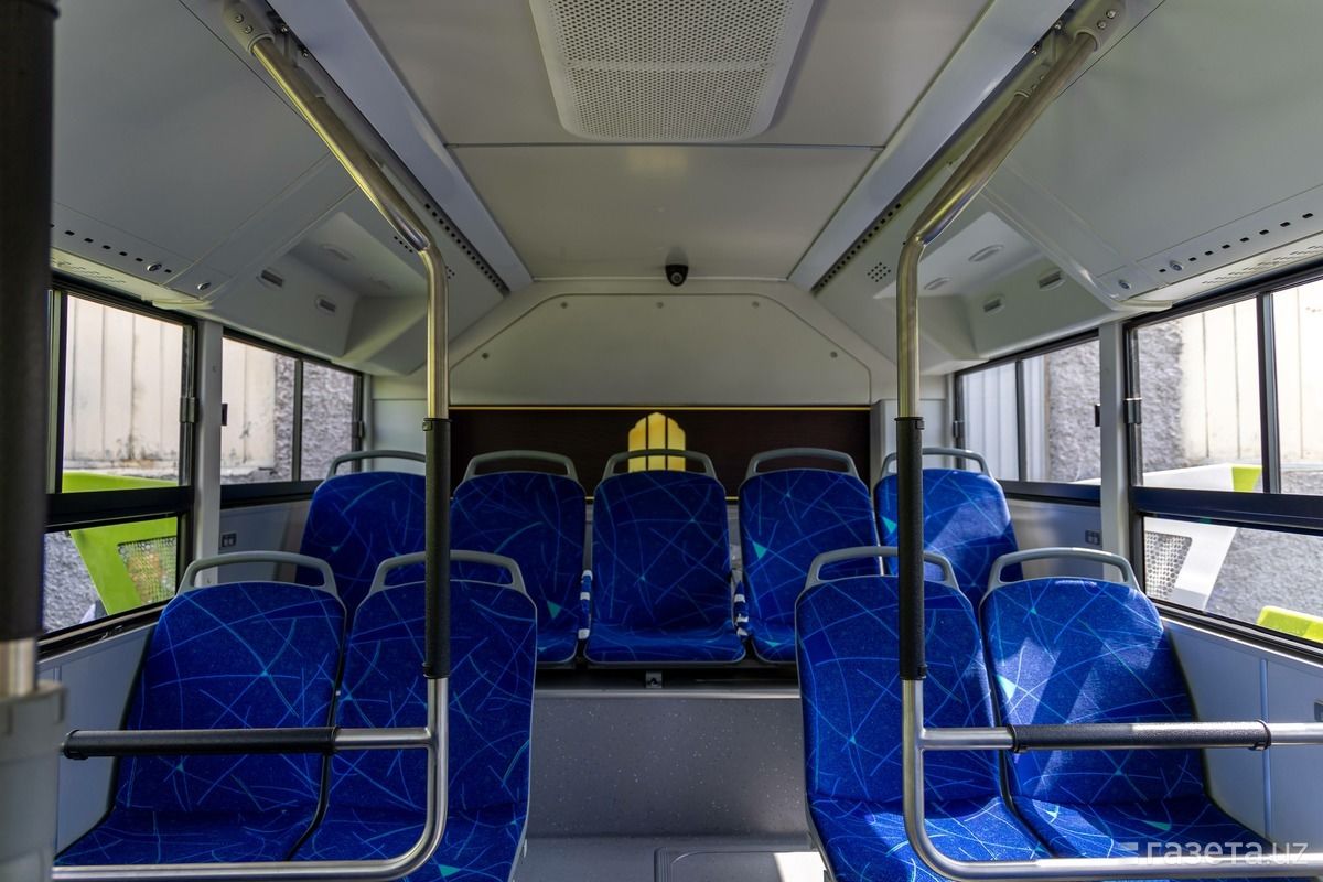 Не только, чтобы скрыть грязь: почему в автобусах и поездах сиденья обтянуты тканью с ярким узором
