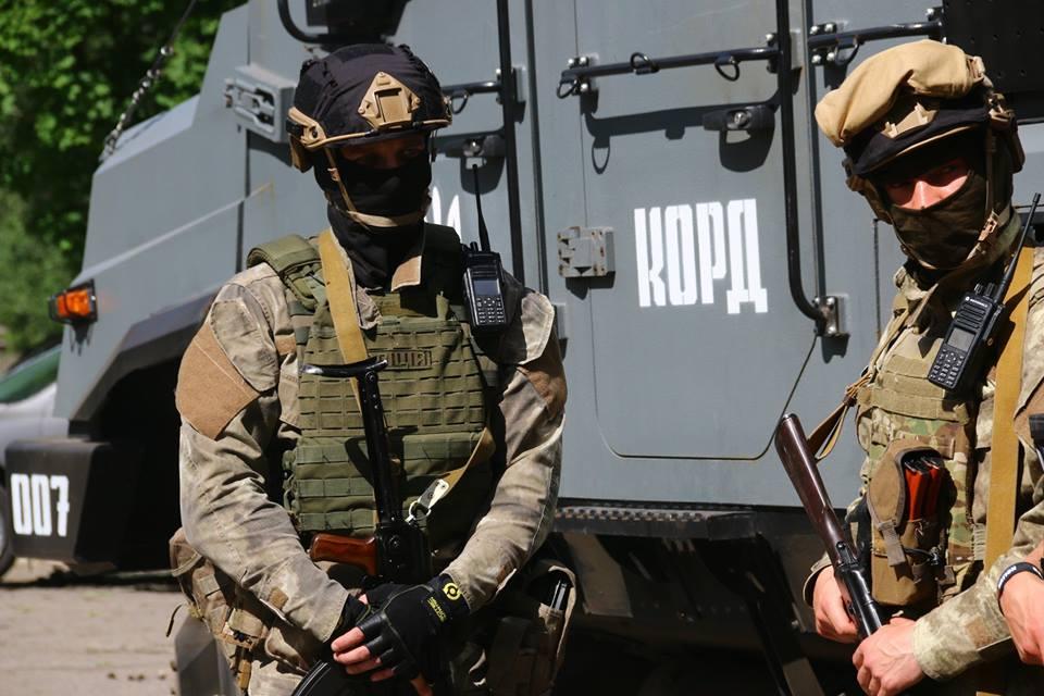 В Украине задержали вооруженную банду чеченцев, которые действовали под прикрытием одной из патриотических организаций страны: стали известны первые подробности - кадры