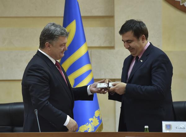 Почему Порошенко выбрал Саакашвили? – Эксперты