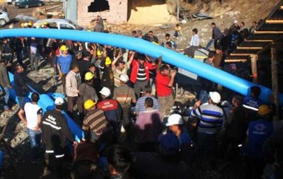 ​ЧП на угольной шахте в Турции: на глубине 300 м под завалом два десятка человек
