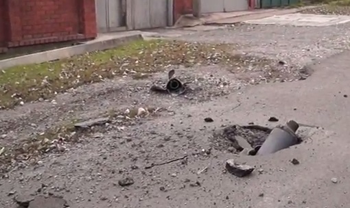 Донецк в огне: пылает частный сектор на Гладковке