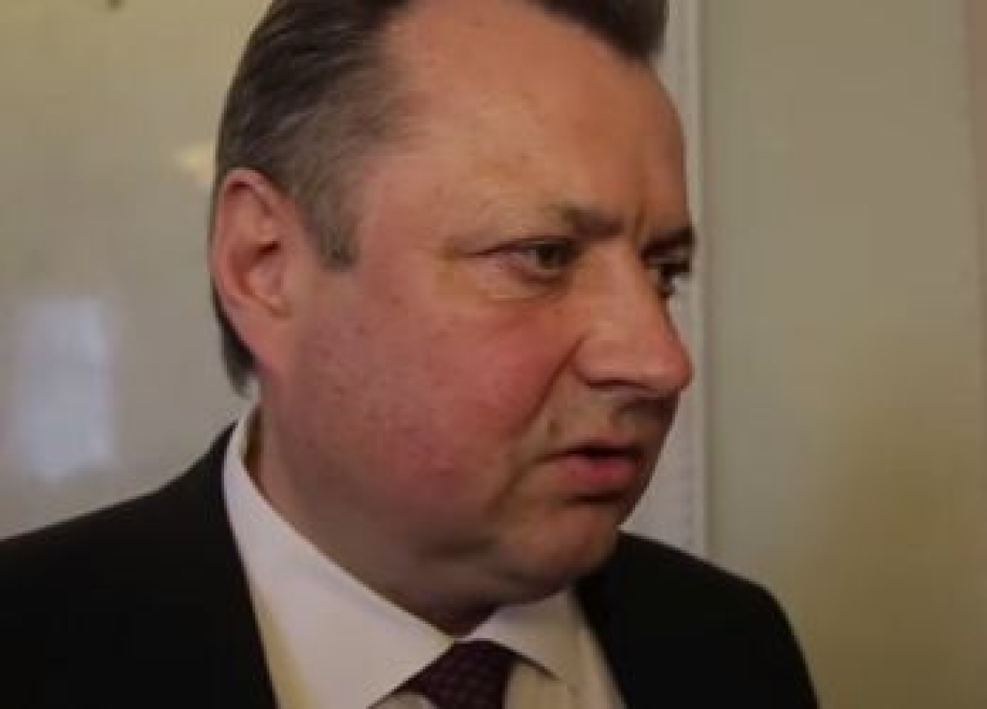 Гордиенко: Кабмин Яценюка вывел из Украины десятки миллиардов гривен и "крышует" десятки предприятий