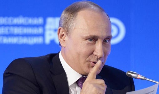 ​Соцсети бурлят и теряются в догадках: Путин поставил в тупик россиян, приехав на остров Валаам с загадочной незнакомкой, - кадры